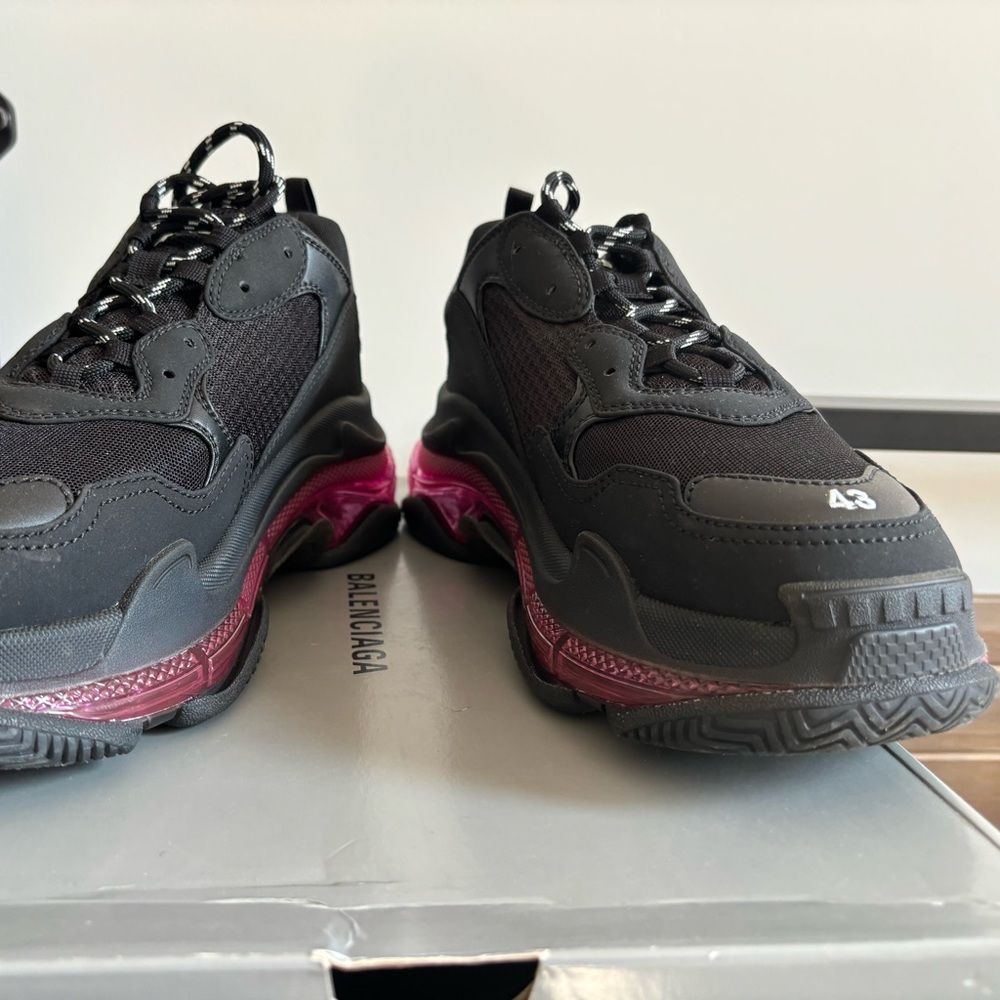 Balenciaga Triple S Sneakers Black/Plum - Picture 5 of 12